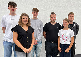 Eine Gruppe Auszubildender zum Start ihrer Ausbildung im Jahr 2022